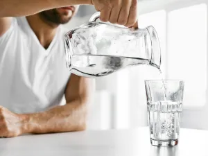 الماء يعالج الصداع والإرهاق الذي نشعر بهما خلال اليوم