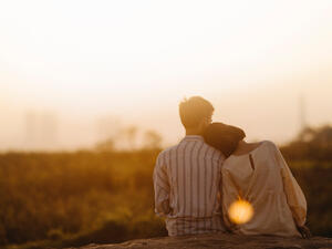 تخشى امرأة برج الثور من كشف مشاعرها مباشرة