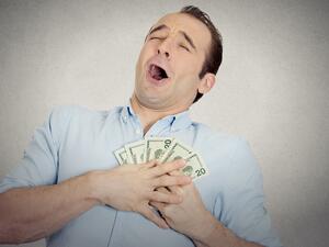 من صفات رجل برج الثور يحب المال