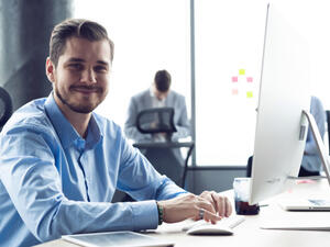 يعشق رجل القوس التحدي في العمل