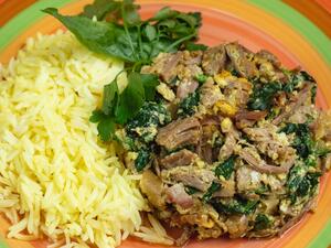 السبانخ باللحمة والأرز