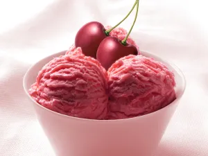 الآيس كريم بالكرز 