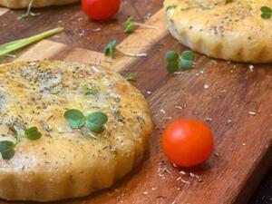 فطيرة السبانخ والأجبان