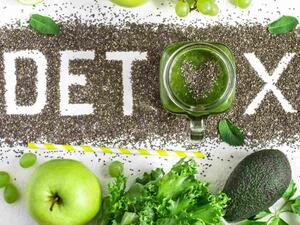 عصير الديتوكس الأخضر بالبقدونس