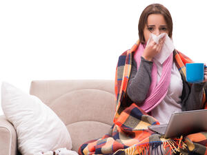 8 أعشاب طبيعية لها مفعول قوي في علاج الزكام للحامل