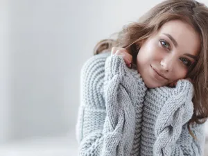 فساتين صوف تناسب أجواء العمل خلال الحجر المنزلي