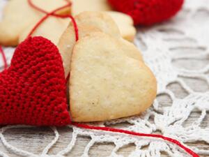 كيكة عيد الحب المخملية الحمراء