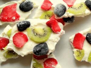 مربعات اللبن بالفواكة