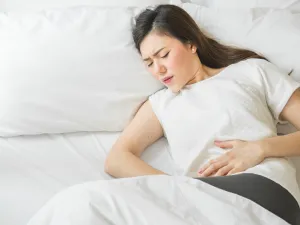 الزنجبيل مفيد جدًا في تنزيل الدورة المتأخرة وإدرار اللبن