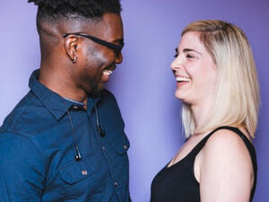 تأتي الجينات من بين العديد من العوامل التي تحدد طبيعة الشخص