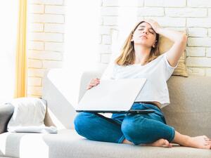 تثير بعض السموم الضارة مستقبلات الألم في العضلات مما يؤدي إلى تقلصات العضلات