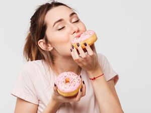 يجد برج العذراء الراحة في تناول الطعام عندما تتزايد الضغوطات عليه