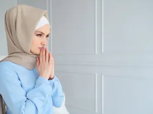 الحجّ هو التوجّه إلى مكّة المكرّمة بقصد أداء أقوال وأعمال مخصوصة شرعها الإسلام