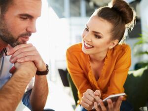 يتميز برج السرطان بالعاطفة الشديدة ويظل مرتبطًا بشركائه حتى بعد انفصالهم