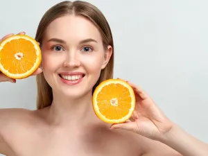يساعد فيتامين C على الحصول على أظافر صحية