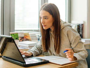 توقعات الأبراج ليوم الإثنين 22 نيسان/أبريل 2019