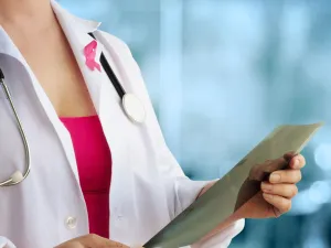 يلقي مرضى السرطان بالفعل باللوم على أسلوب حياتهم وعاداتهم الغذائية