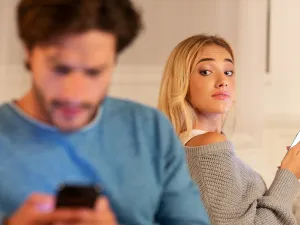 المفتاح لمعرفة إذا ما كان يخونك هو أن شهيته الجنسية وسلوكه قد تغير