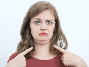 يمكن فرك وتدليك الذقن والرقبة بزبد الكاكاو