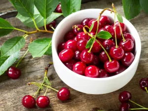 الكرز الأحمر يقلل خطر الإصابة بأمراض القلب والأوعية الدموية