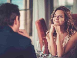 إمرأة السرطان تجمع بين الراحة والعصرية مع لمسة أكثر أناقة من المعتاد من أجل موعدك