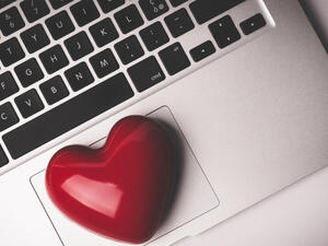 يختار صاحب برج الحمل العمل ويفضله على العاطفة