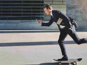 الأسد قيادي بطبيعته ويبدو وكأنه على عجلة من أمره في كل ما يفعل