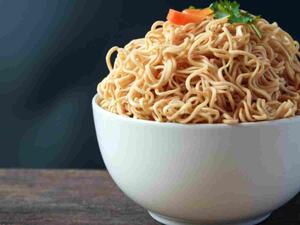 طبق النودلز اللذيذ 