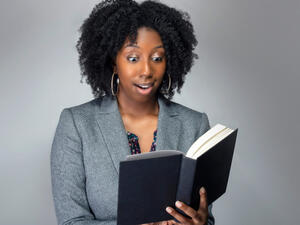 يتميز برج الدلو بإبداعه وخياله الواسع الذي دائمًا ما يخرج على هيئة قصة