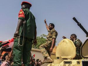 المقترح الجديد يتضمن تشكيل هيئة انتقالية من ثمانية مدنيين وسبعة عسكريين