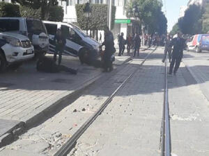 تفجير استهدف سيارة أمنية بشارع شارل ديجول المحاذي لشارع الحبيب بورقيبة الرئيسي