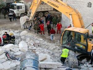 انهيار مبنى مخالف في حي المعادي بحلب القديمة