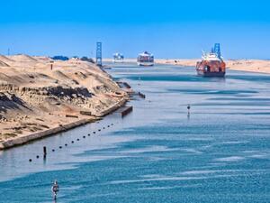 قناة السويس