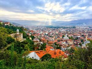 أكثر من 300 من مواطني كوسوفو من الرجال والنساء والأطفال قد سافروا إلى سوريا بعد 2012