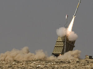 الجيش الإسرائيلي يعزز منظومات "القبة الحديدية" عند حدود غزة