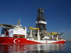 سفينة الحفر والتنقيب "فاتح"