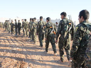 مقاتلون من قوات سوريا الديمقراطية (قسد)