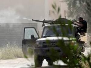 ومنذ 4 أبريل/ نيسان الماضي، تشهد طرابلس معارك مسلحة 