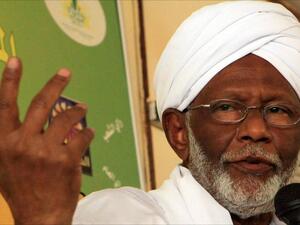  الراحل حسن الترابي