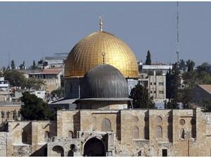 آفي ديختر، اقتحم المسجد الأقصى بحراسة عناصر من الشرطة الإسرائيلية.