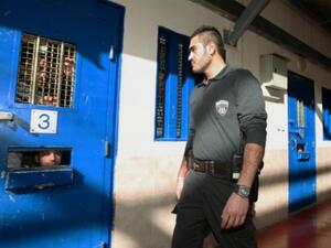 تعتقل إسرائيل 1200 فلسطيني في سجن “عوفر”