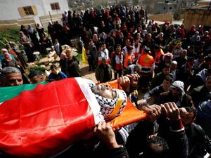 تحتجز إسرائيل جثامين عشرات الفلسطينيين ضمن ثلاجات، بعد أن استشهدوا برصاص جيشها