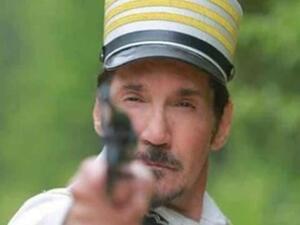 توقيف الممثل، باتريك مبارك، بعد التحقيق معه من قبل قسم المباحث الجنائية