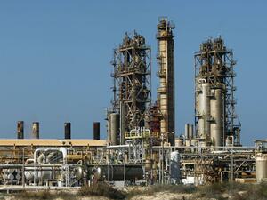 هجوم إرهابي على بوابة حقل نفطي تابع لشركه الزويتينة وسط ليبيا