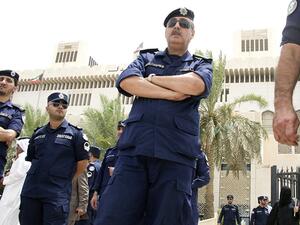 عناصر من الامن الكويتي