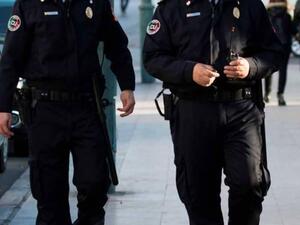 عمالا تخريبية في الشارع الرئيس لمدينة العيون