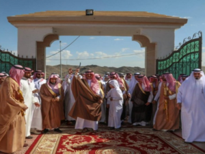 الأمير تركي بن طلال بن عبد العزيز، ينهي خلافا استمر قرابة 20 عاما بين أسرتي آل محيا وآل لافي