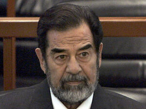 الرئيس العراقي السابق صدام حسين