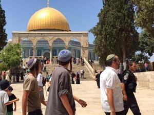 مستوطنون يقتحمون المسجد الأقصى