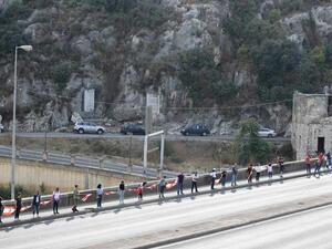  سلسلة بشرية تمتد من شمال لبنان إلى جنوبها في إطار الحراك الشعبي